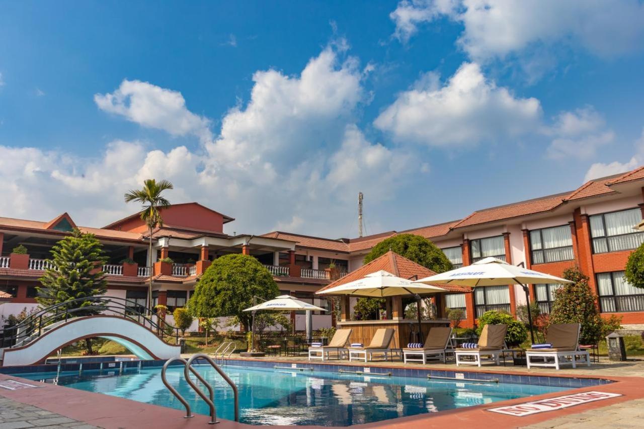 Hotel Pokhara Grande Екстер'єр фото